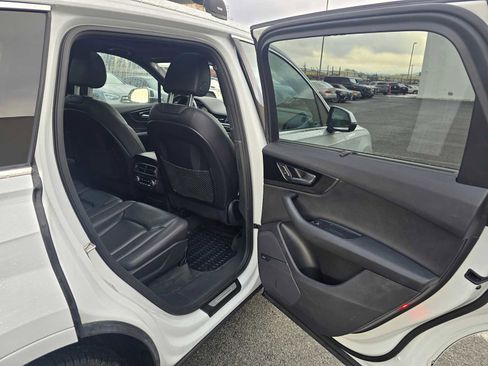 Used 2017 Audi Q7 3.0T Prestige image 14