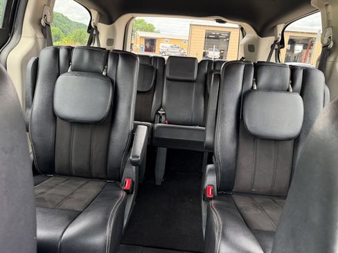 Used 2020 Dodge Grand Caravan SXT FWD image 22