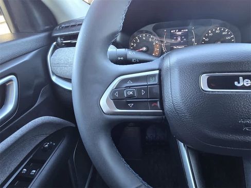 Used 2022 Jeep Compass Latitude image 19