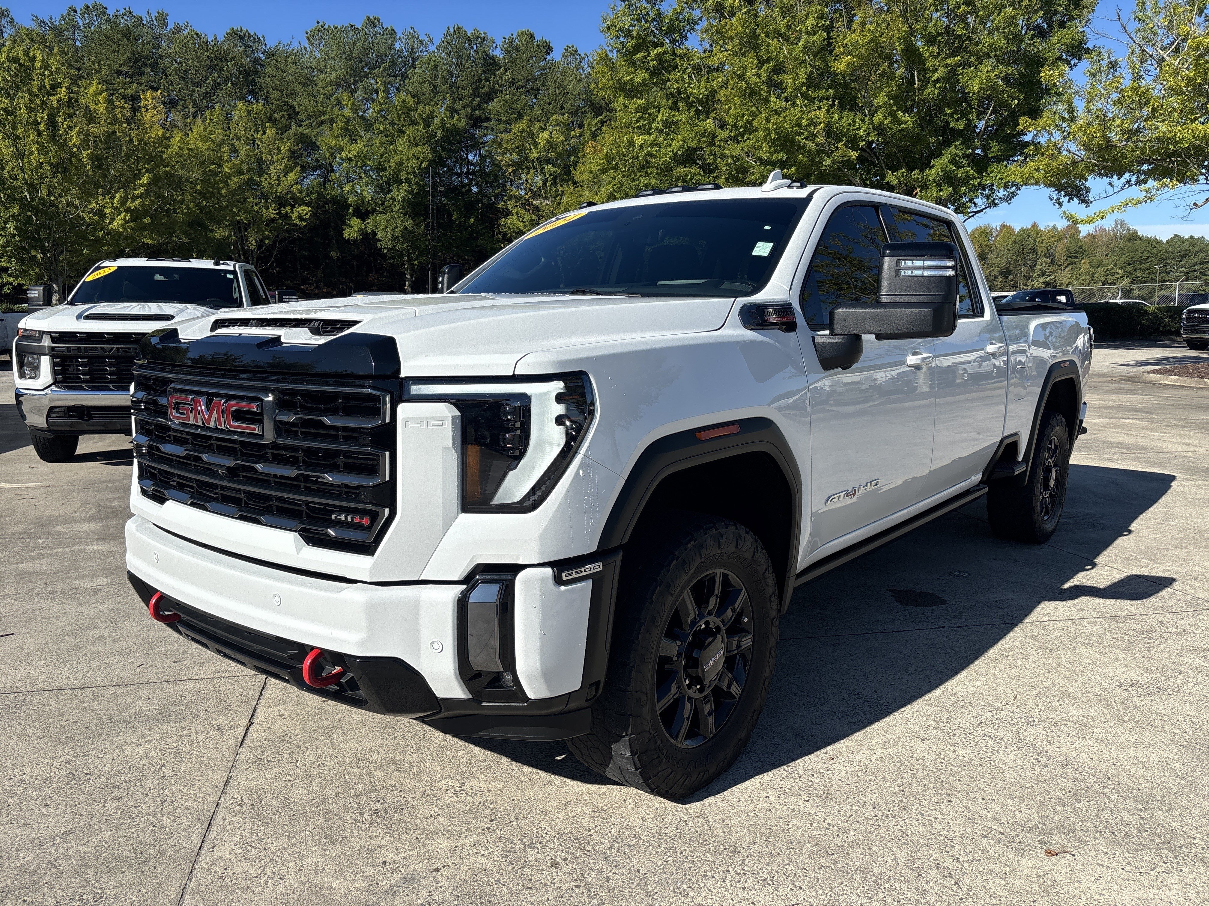 Used 2024 GMC Sierra 2500 AT4 w/ AT4 Premium Plus Package AWD/4WD image 3