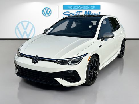 Certified 2023 Volkswagen Golf R 2.0T image 3