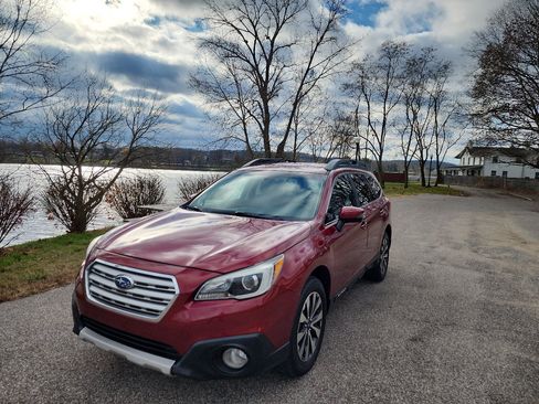 Used 2015 Subaru Outback 2.5i Limited image 1