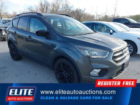 Used 2018 Ford Escape SE w/ SE Sport Appearance Package image 2