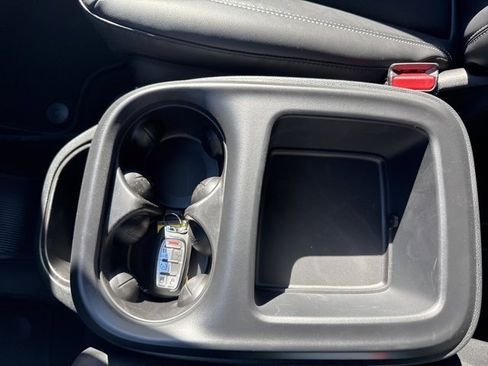 New 2026 Chrysler Pacifica Select image 30