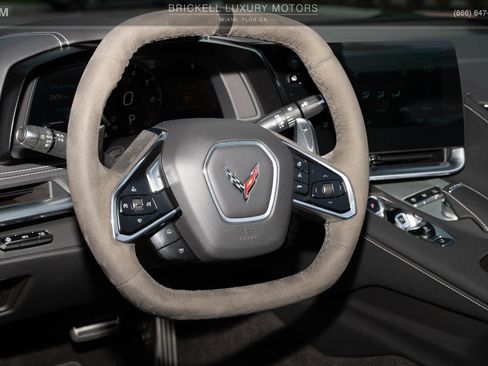 Used 2023 Chevrolet Corvette Stingray Preferred Conv w/ Z51 Performance Package RWD image 8