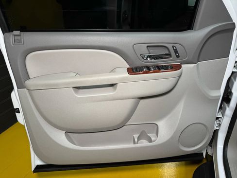 Used 2012 Chevrolet Suburban LT image 35