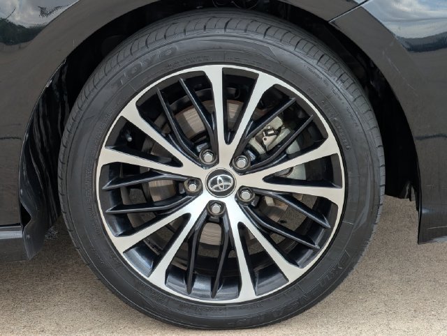 Used 2020 Toyota Camry SE FWD image 9