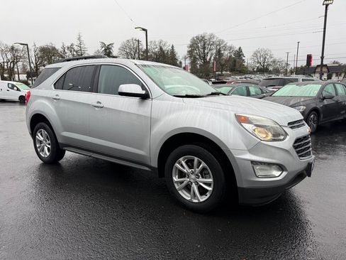 Used 2017 Chevrolet Equinox LT w/ Convenience Package image 9