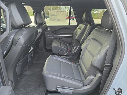 New 2025 Lincoln Navigator L Reserve w/ Jet Appearance Package image 13