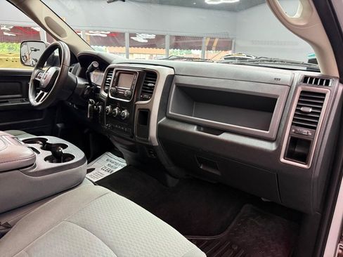 Used 2016 RAM 2500 Tradesman w/ Chrome Appearance Group AWD/4WD image 10