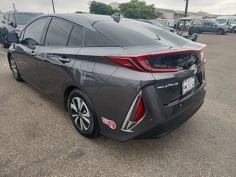 Used 2017 Toyota Prius Prime Advanced FWD image 10
