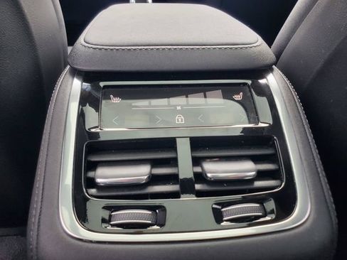Certified 2025 Volvo XC90 B5 Plus AWD/4WD image 31