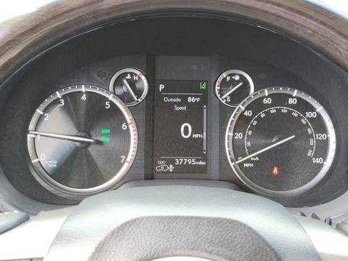 Used 2023 Lexus GX 460 Luxury w/ Sport Design Package AWD/4WD image 14