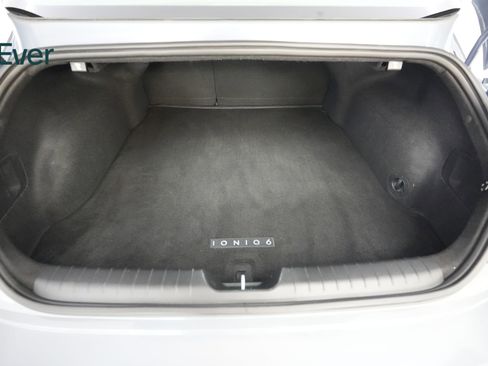 Used 2024 Hyundai Ioniq 6 SEL RWD image 8