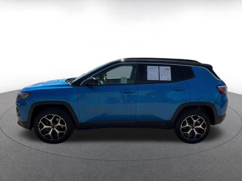 Used 2025 Jeep Compass Limited AWD/4WD image 9