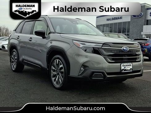 Used 2025 Subaru Forester Touring image 1