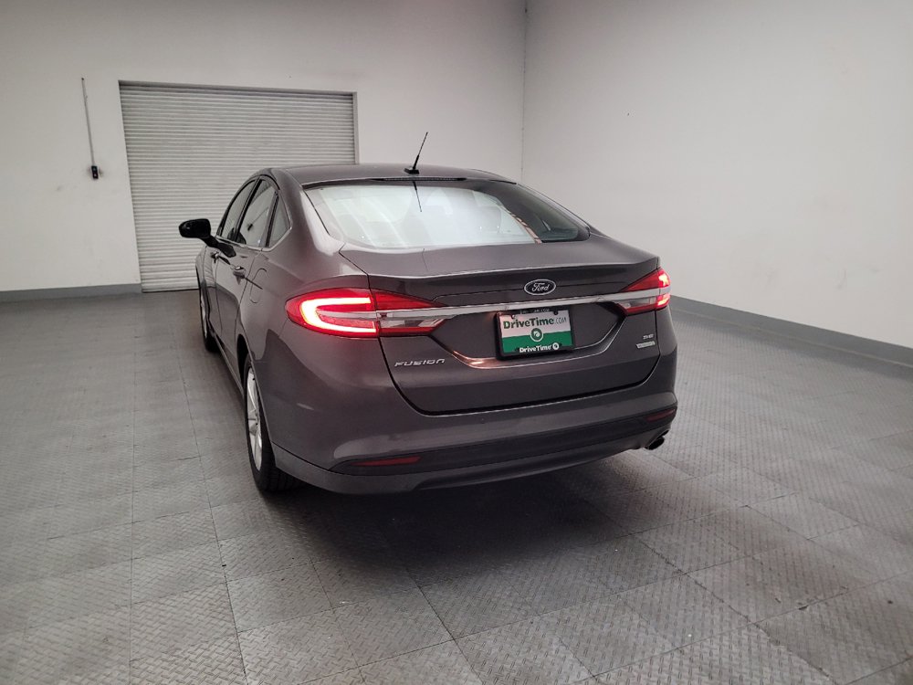 Used 2018 Ford Fusion SE w/ Fusion SE Technology Package FWD image 6