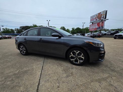 Used 2020 Kia Forte LXS FWD image 4