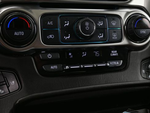 Used 2020 Chevrolet Suburban Premier w/ Premier Plus Edition image 28