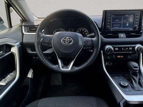 Used 2021 Toyota RAV4 XLE w/ Convenience Package image 8