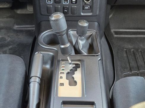 Used 2007 Toyota FJ Cruiser image 11