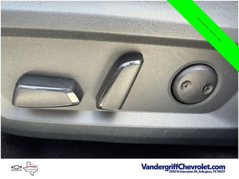 Used 2025 Nissan Rogue SV AWD/4WD image 25