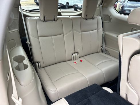 Used 2018 Nissan Pathfinder Platinum image 15