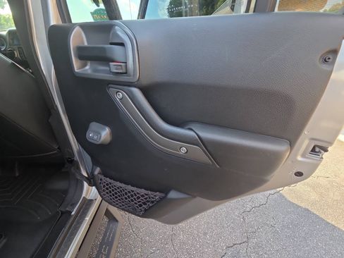 Used 2017 Jeep Wrangler Unlimited Sport AWD/4WD image 21