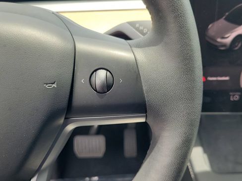 Used 2023 Tesla Model Y Long Range AWD/4WD image 26