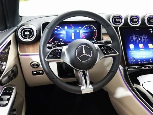 Certified 2025 Mercedes-Benz GLC 300 4MATIC image 18