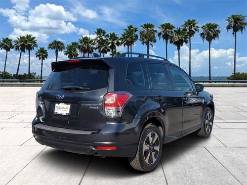 Used 2017 Subaru Forester 2.5i Premium image 3