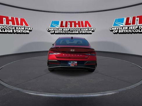 Used 2025 Hyundai Elantra SEL FWD image 7