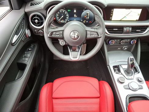 New 2025 Alfa Romeo Stelvio Sprint image 7