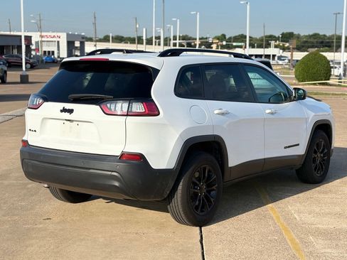 Used 2023 Jeep Cherokee Altitude Lux AWD/4WD image 7