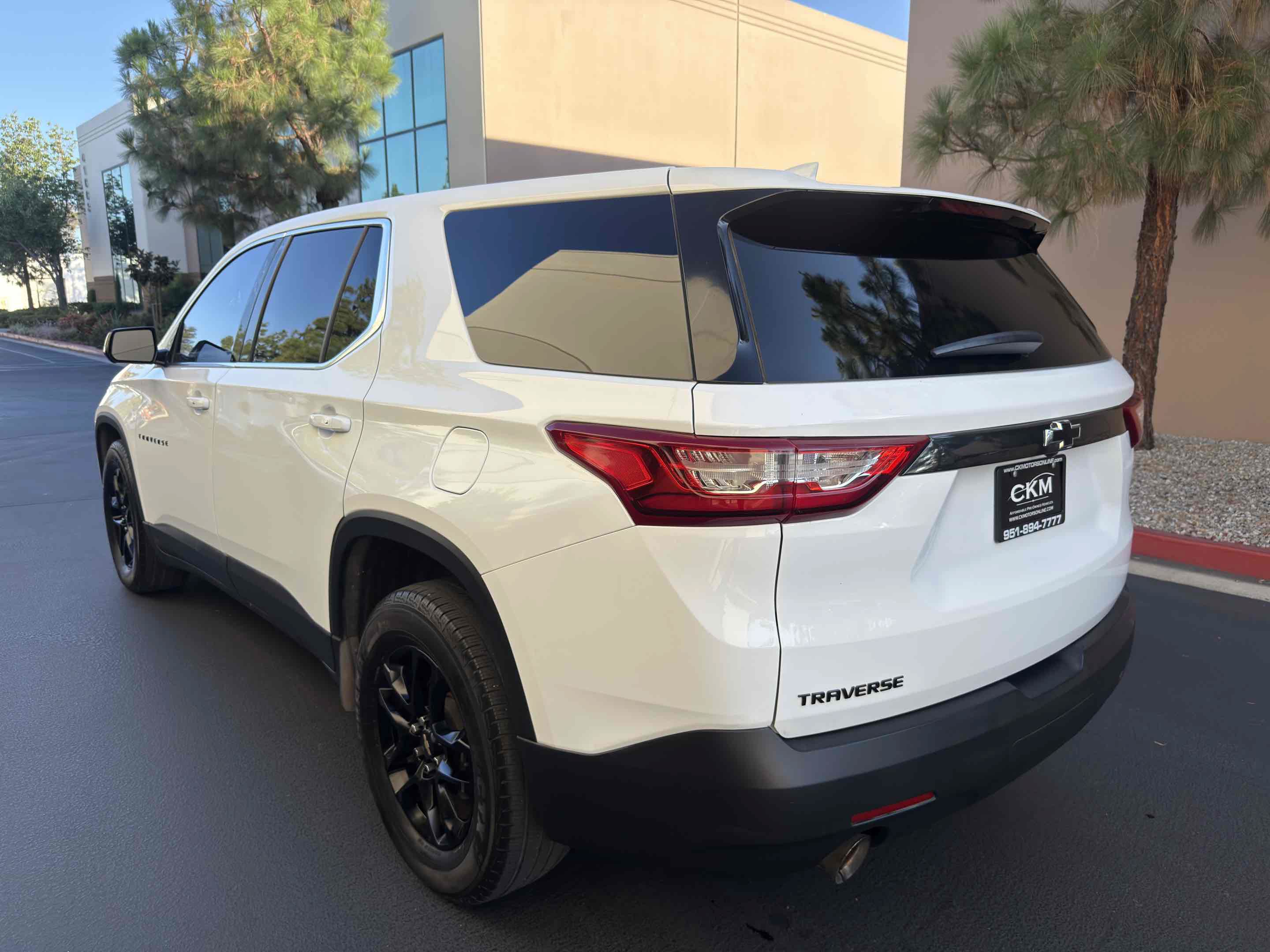 Used 2019 Chevrolet Traverse LS w/ LPO, Blackout Package FWD image 17