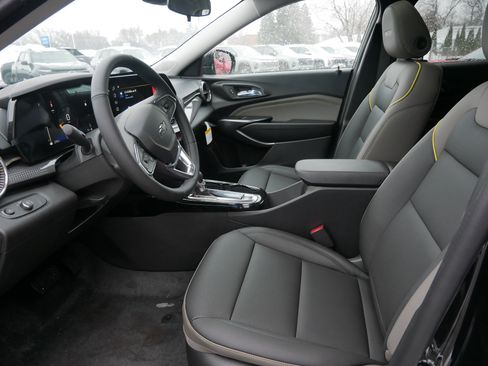 New 2026 Chevrolet Trax ACTIV w/ Sunroof Package FWD image 4