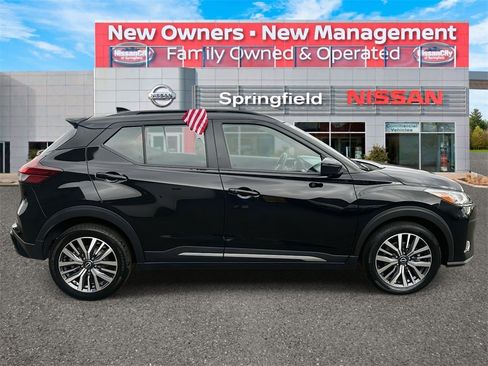 Certified 2024 Nissan Kicks SR image 4