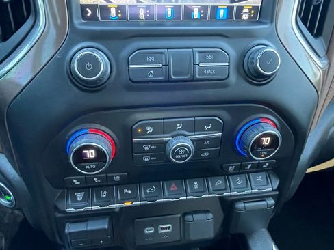 Used 2021 Chevrolet Silverado 2500 High Country w/ Z71 Off-Road Package image 10