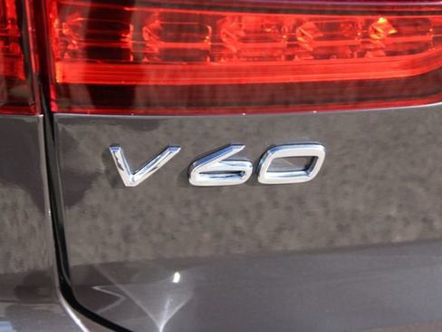 Used 2025 Volvo V60 B5 Cross Country Plus AWD/4WD image 9