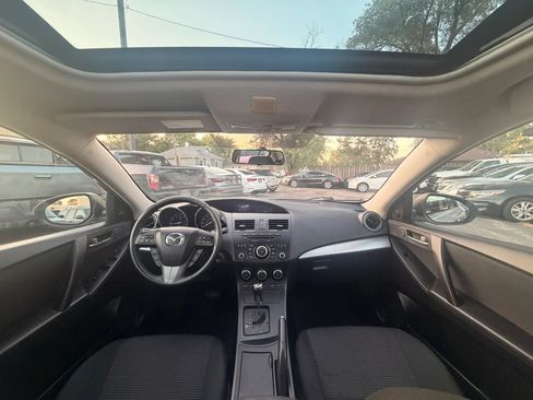 Used 2013 MAZDA MAZDA3 i Touring FWD image 2