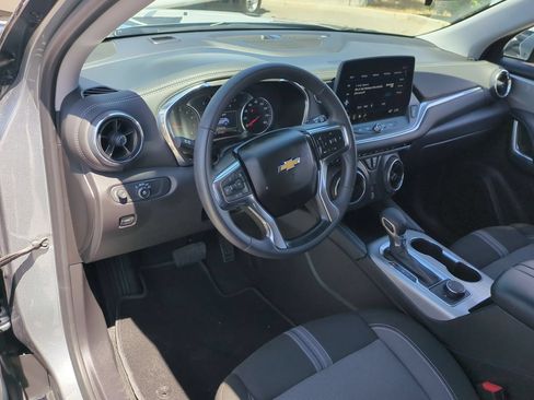 Used 2025 Chevrolet Blazer LT AWD/4WD image 10