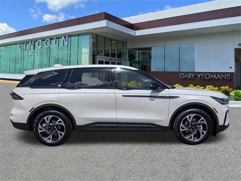 New 2025 Lincoln Nautilus Premier w/ Jet Appearance Package image 3