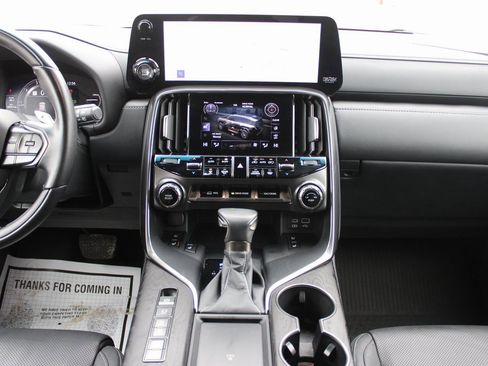 Used 2023 Lexus LX 600 4WD w/ Luxury Package image 14