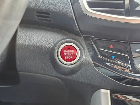 Used 2017 Honda Accord EX-L image 10