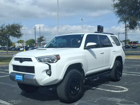 Used 2022 Toyota 4Runner TRD Off-Road AWD/4WD image 11
