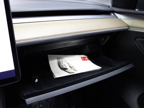 Used 2023 Tesla Model Y Long Range image 28