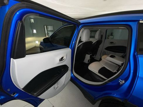 Used 2019 Jeep Compass Latitude FWD image 23