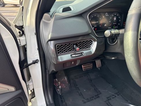 Used 2023 Acura Integra A-Spec image 16