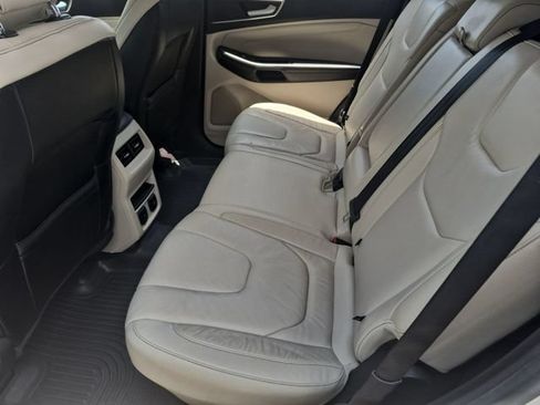Used 2016 Ford Edge Titanium w/ Technology Package AWD/4WD image 23