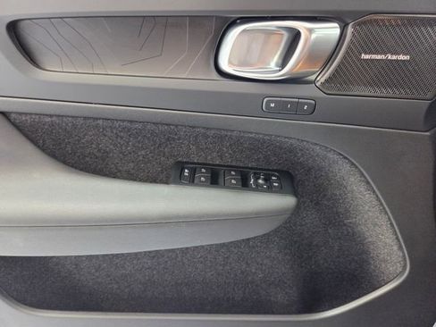 Certified 2023 Volvo XC40 Recharge Ultimate w/ Protection Package Premier image 41